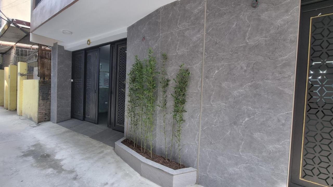 Era Apartment Khuc Thua Du ハノイ市 エクステリア 写真