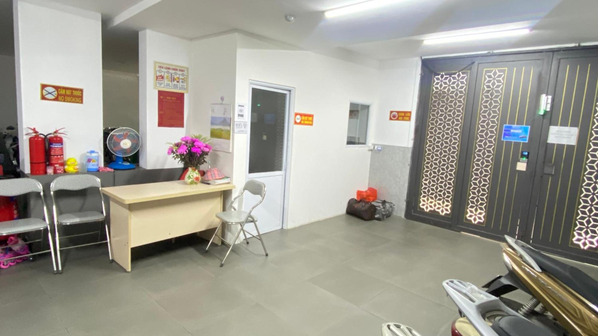 Era Apartment Khuc Thua Du ハノイ市 エクステリア 写真